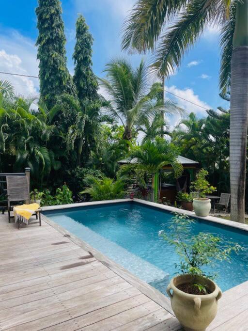 Hébergement de vacances Malanga, Coin De Paradis !