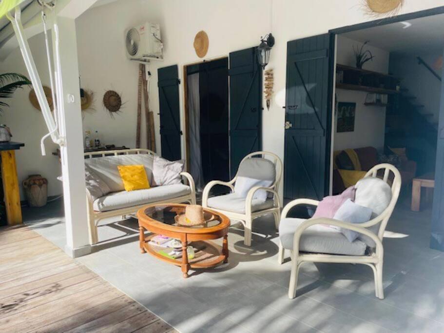 Hébergement de vacances Malanga, Coin De Paradis !